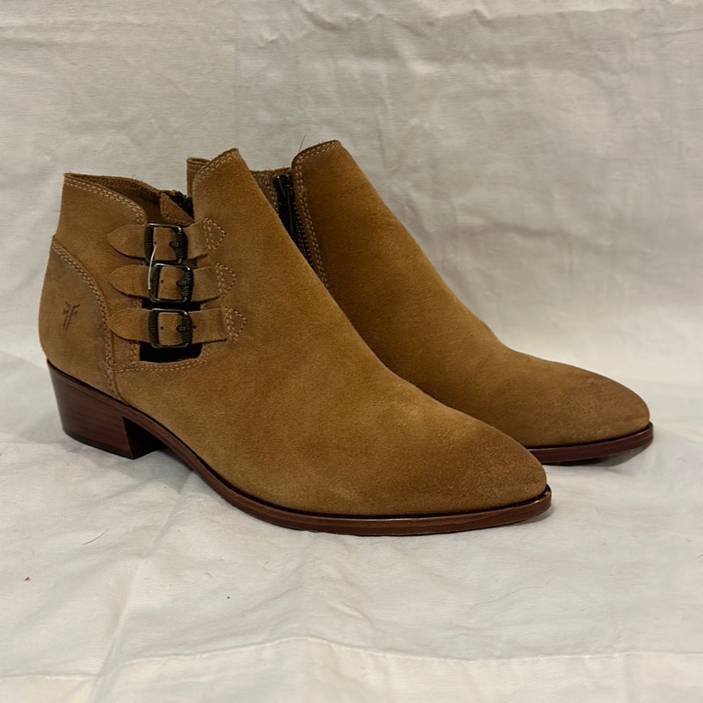 Frye Ray Belted Buckle Booties Sand Suede 8.5